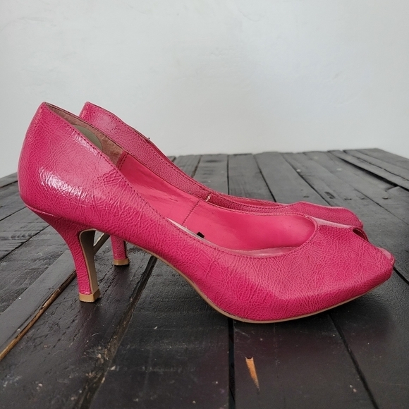 Vanity Women's 8.5 Pink Pumps Peep Toe Heels Dressy Formal Work Business Wear - Picture 1 of 6